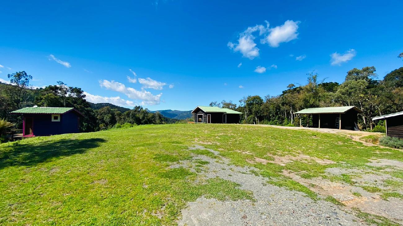 Sitio a Venda com casa e cabana