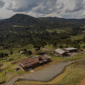 Pousada a Venda - tima Localizao - Camboin