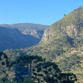 Terreno a Venda - Vista para as Montanhas e Vales - Boa Localizao 