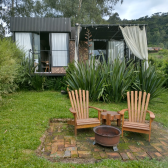 Terreno a Venda - com duas cabanas de alto padro